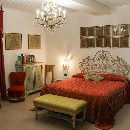 Casa Giulietta, Ronco Del Carmelo 2 * Syrakusa